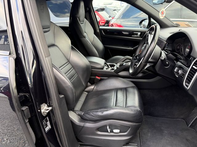 Image for 2020 Porsche Cayenne 3.0 V6 E-HYBRID 4WD AUTO