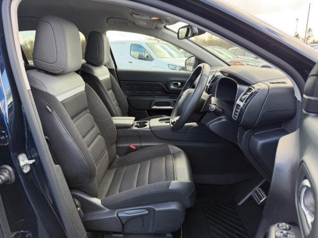 Image for 2023 Citroen C5 Aircross DIESEL AUTOMATIC. Feel Pack Bluehdi 130 * REVERSING CAMERA / APPLE CAR PLAY * 