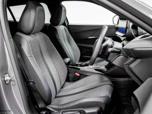 Image for 2024 Peugeot 2008 E-Allure 54kWh 155HP
