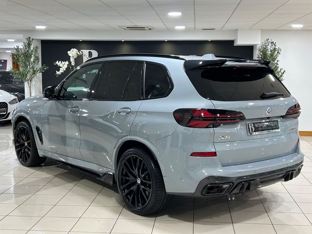 Image for 2024 BMW X5 50e M-SPORT X-DRIVE HYBRID=LOW MILES//HUGE SPEC=MASSAGING SEATS//BALANCE OF BMW WARRANTY=241 D REG=ORIGINAL IRISH SUPPLIED//TAILORED FINANCE PACKAGES AVAILABLE=TRADE INS WELCOME