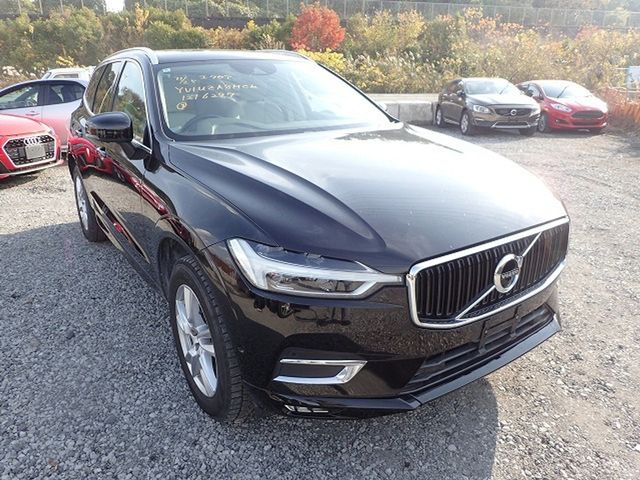 Image for 2018 Volvo XC60 2.0 D4 MOMENTUM PLUS DIESEL AUTOMATIC **PAN ROOF** // MASSIVE SPEC // HALF LEATHER // APPLE CARPLAY // PRO MEDIA // REVERSING CAMERA // CRUISE CONTROL // LANE ASSIST // COLLISION WARNING SYSTEM