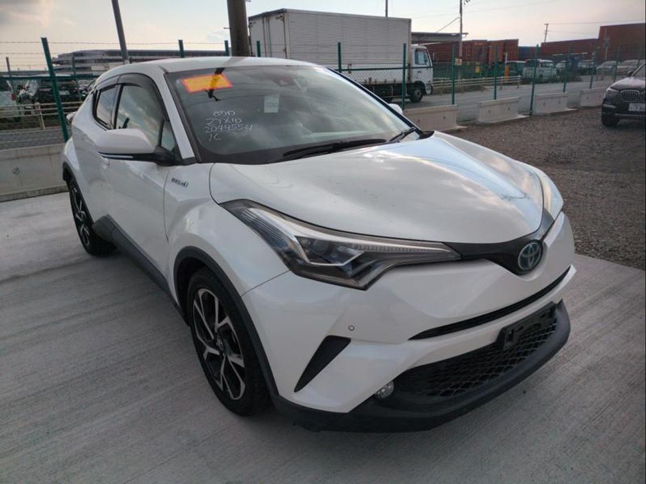 Image for 2017 Toyota C-HR G Package Leather seats