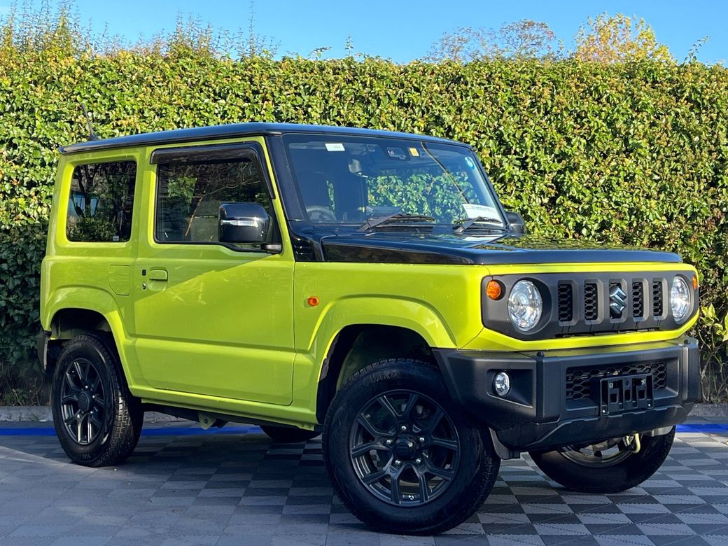 Image for 2022 Suzuki Jimny 660cc AUTO AWD // VERY LOW MILEAGE // KINETIC YELLOW PAINT // HEATED SEATS