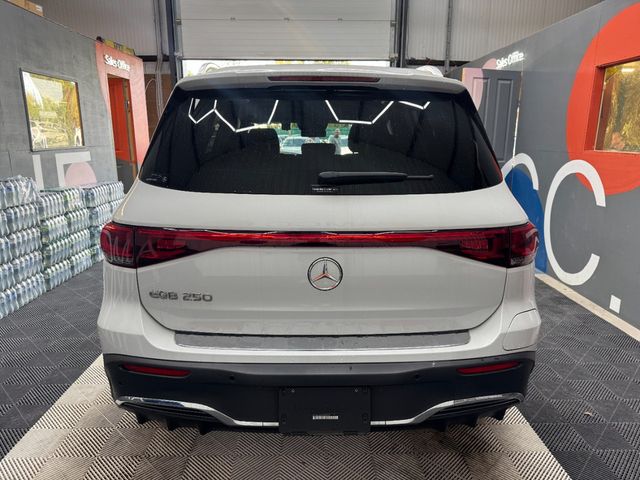 Image for 2023 Mercedes-Benz EQB 2023 MERCEDES-BENZ EQB 250 AMG LINE P AUTOMATIC / CRUISE CONTROL / PARKING CAMERA / ELECTRIC MEMORY & HEATED SEATS / PADDLE SHIFTERS / AMBIENT LIGHTS / APPLE CARPLAY AND MORE