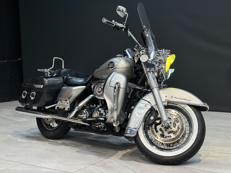 Image for 2008 Harley-Davidson Dyna Glide Road King