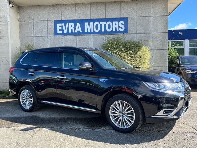 Image for 2019 Mitsubishi Outlander PHEV G PLUS 2.4 PETROL HYBRID AUTOMATIC //HIGH SPEC//LOW MILES//HALF LEATHER HEATED SEATS//POWER TAILGATE//ADAPTIVE CRUISE CONTROL//KEYLESS ENTRY//HEATED STEERING WHEEL//