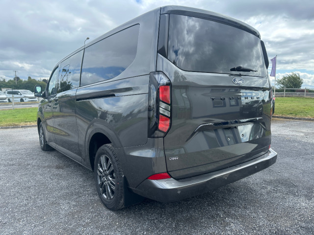 Image for 2026 Ford Tourneo Custom Plug-in Hybrid 