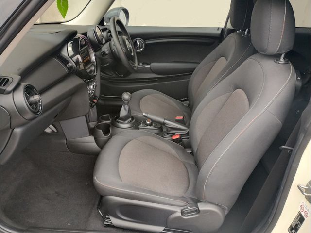 Image for 2019 Mini One Very low mileage