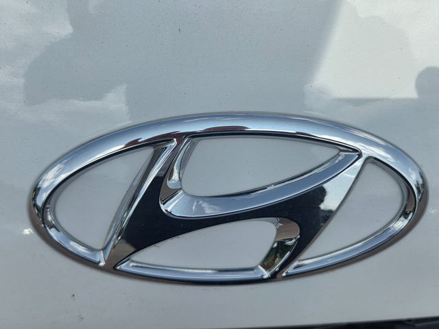 Image for 2023 Hyundai i10 Deluxe Plus 2tone 5DR