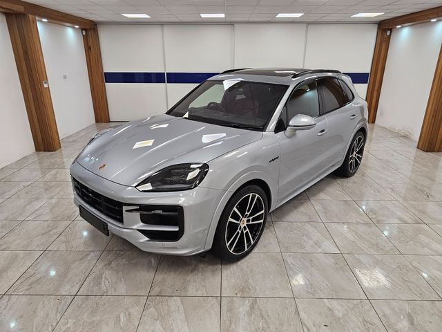 Image for 2025 Porsche Cayenne ENORMOUS SPECIFICATION 