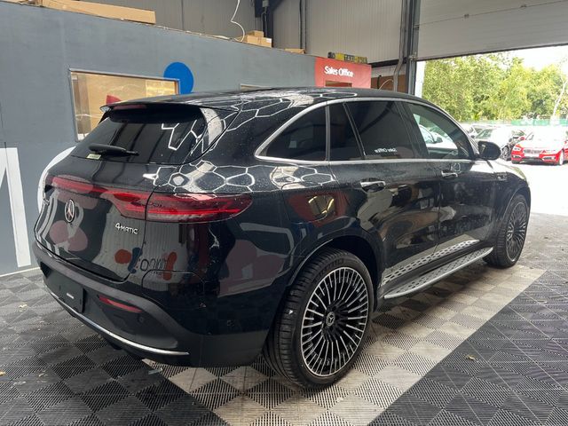 Image for 2022 Mercedes-Benz EQC 2022 MERCEDES-BENZ EQC400 AUTOMATIC / CRUISE CONTROL / PARKING CAMERA / PANORAMIC ROOF/ ELECTRIC MEMORY & HEATED SEATS / PADDLE SHIFTERS / AMBIENT LIGHTS AND MORE