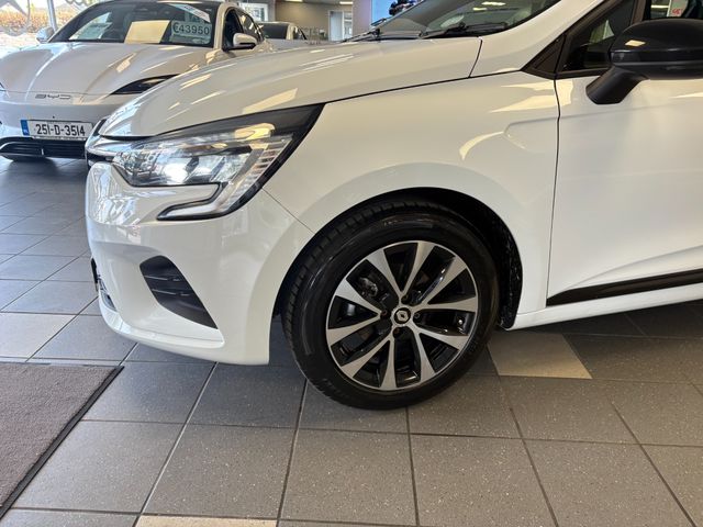 Image for 2023 Renault Clio Equilibre TCE 90 MY22.5 5DR