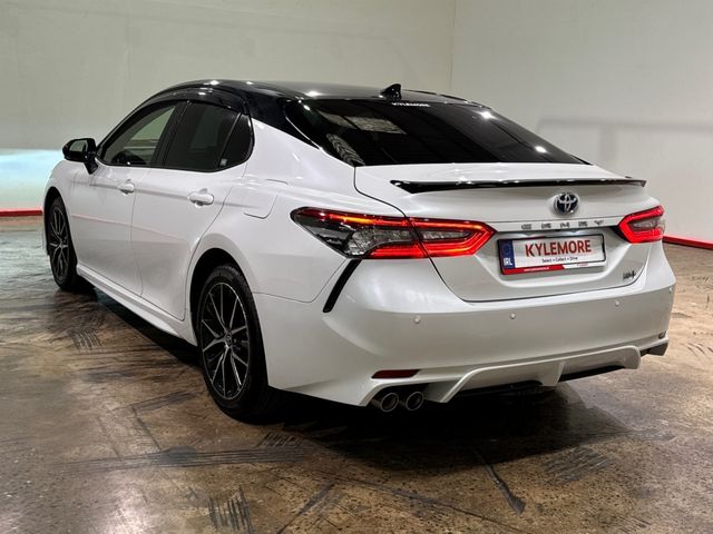 Image for 2023 Toyota Camry 2.5 HYBRID AUTOMATIC WS EDITION - WHITE/BLACK TWO TONE - HALF BLACK LEATHER - UPGRADED ALLOYS - LED AUTO HEADLIGHTS - BLIND SPOT MONITORING - REAR CAMERA