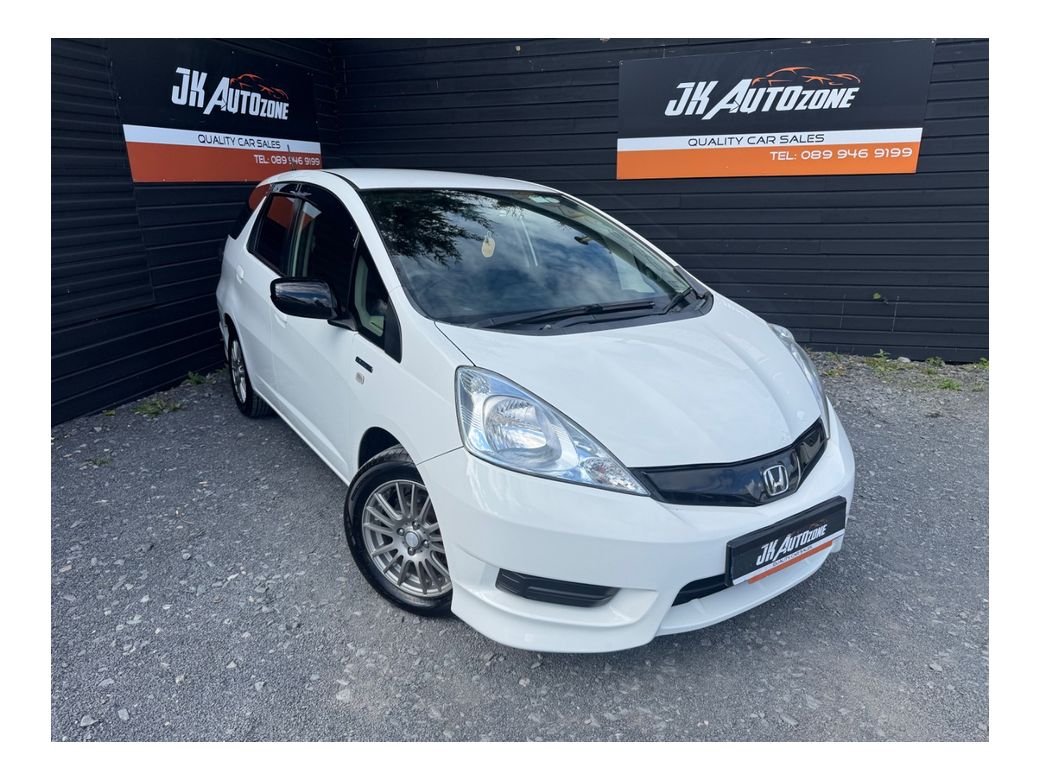 Image for 2013 Honda Fit SHUTTLE HYBRID AUTO