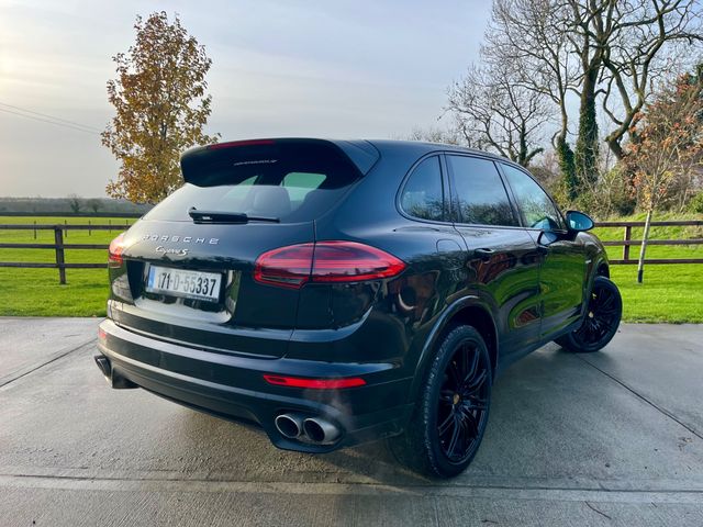 Image for 2017 Porsche Cayenne Platinum Edition S E-hybrid