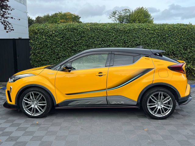 Image for 2019 Toyota C-HR 1.8 HYBRID AUTO // SERVICE HISTORY // 19" ALLOYS // REVERSE CAMERA // PARKING SENSORS