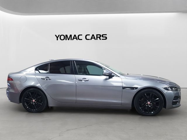 Image for 2020 Jaguar XE CHEQUERED FLAG EDITION 2.0D AUTO -- IMMACULATE CONDITION -- FINANCE ARRANGED 