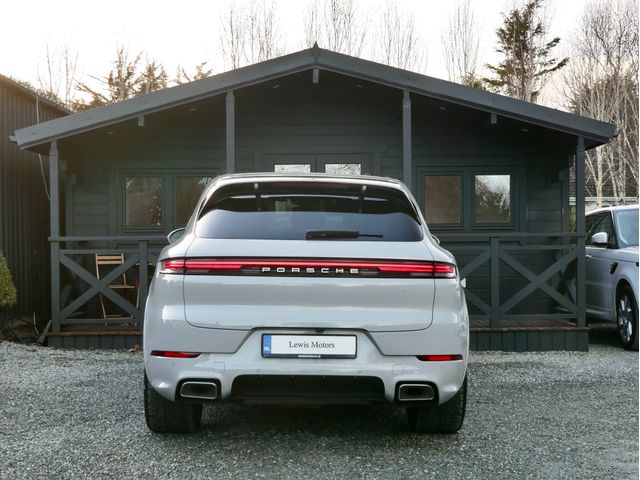 Image for 2024 Porsche Cayenne V6 E-HYBRID 470BHP, HIGH SPEC, REAR WHEEL STEER, AIR SUSPENSION, PAN ROOF, SPORT DESIGN KIT, ADAPTIVE CRUISE CONTROL