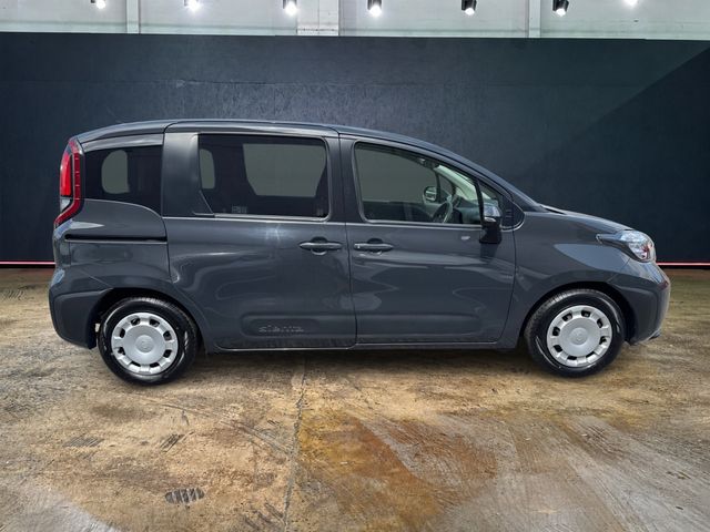 Image for 2023 Toyota Sienta 1.5 HYBRID AUTOMATIC 7 SEATER - POWER SLIDING DOORS - PUSH BUTTON STOP/START - CRUISE CONTROL - BLIND SPOT MONITORING - REAR CAMERA
