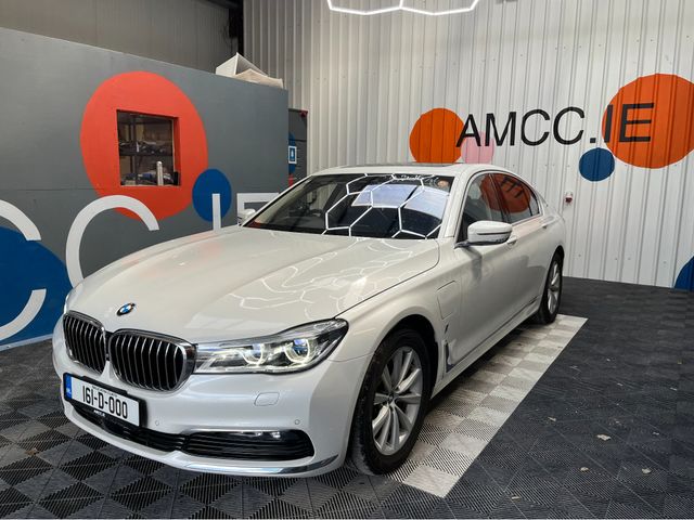Image for 2016 BMW 7 Series 2016 BMW 740E iPERFORMANCE 2.0 AUTOMATIC / CRUISE CONTROL / 360° CAMERA / ELECTRIC MEMORY HEATED & MASSAGING SEATS / AMBIENT LIGHTS / PANORAMIC SUNROOF AND MORE