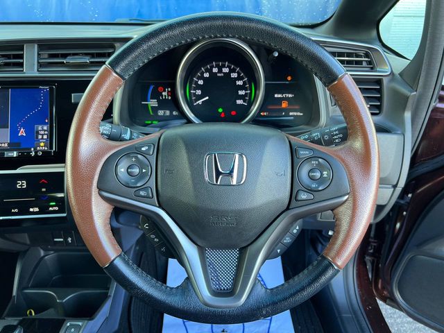 Image for 2018 Honda Fit 1.5 HYBRID ** HIGH SPEC ** // LEATHER/ALCANTARA INTERIOR // DIGITAL CLIMATE CONTROL // ADAPTIVE CRUISE CONTROL