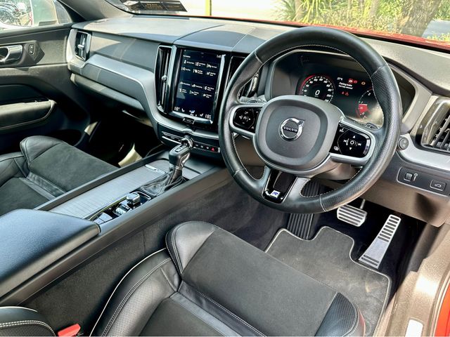 Image for 2018 Volvo XC60 R-DESIGN D4 AWD 5DR AUTO 2.0 R-DSGN 190HP A