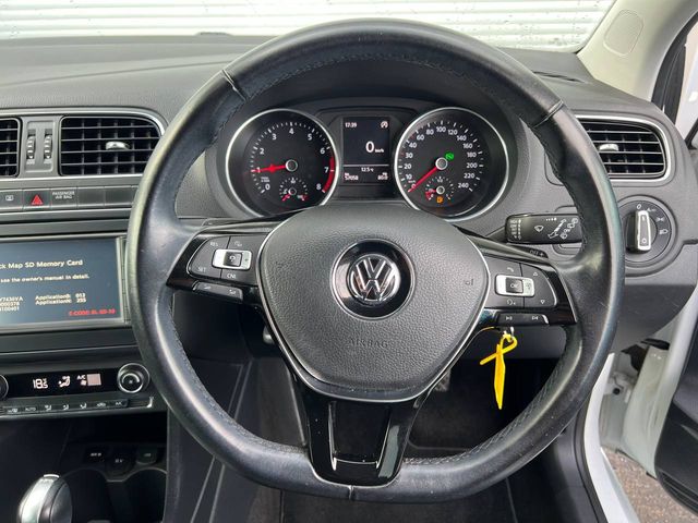 Image for 2014 Volkswagen Polo HIGHLINE 1.2 TSI AUTO // FULL SERVICE HISTORY // HEATED SEATS // REVERSE CAMERA // DIGITAL CLIMATE CONTROL