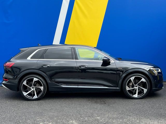 Image for 2021 Audi e-tron 50 QUATTRO // ADAPTIVE AIR SUSPENSION // NEW 22" RSQ8 ALLOYS // MULTIMEDIA DISPLAY