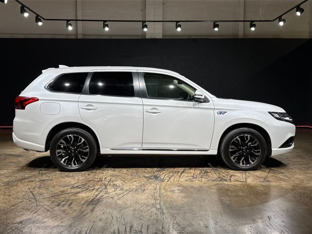 Image for 2017 Mitsubishi Outlander BLACK HALF LEATHER - FACTORY ALLOYS