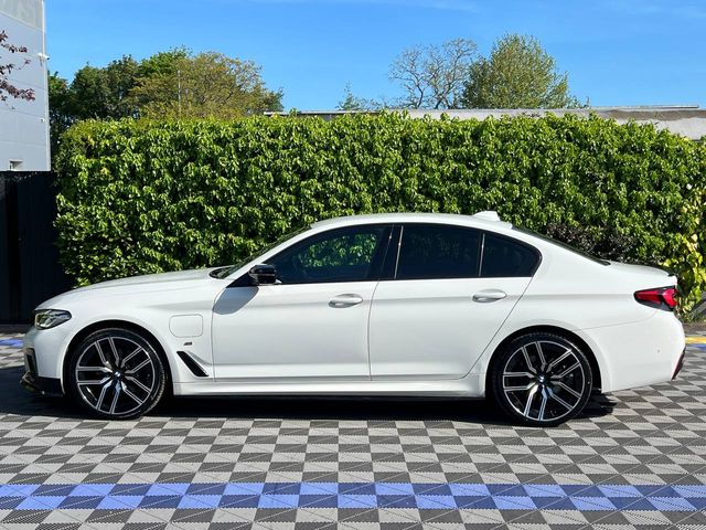 Image for 2020 BMW 5 Series 530e LCI M-SPORT COMPETITION 2.0 HYBRID // HEATED & COOLED LEATHER SEATS // DIGITAL CLUSTER // AMBIENT LIGHTING