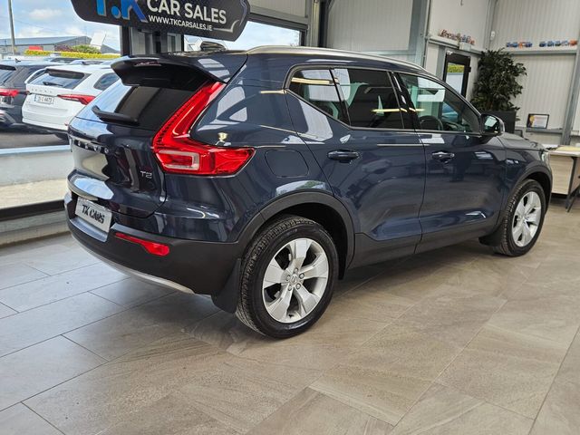 Image for 2021 Volvo XC40 T2 PET (129hp) Momentum