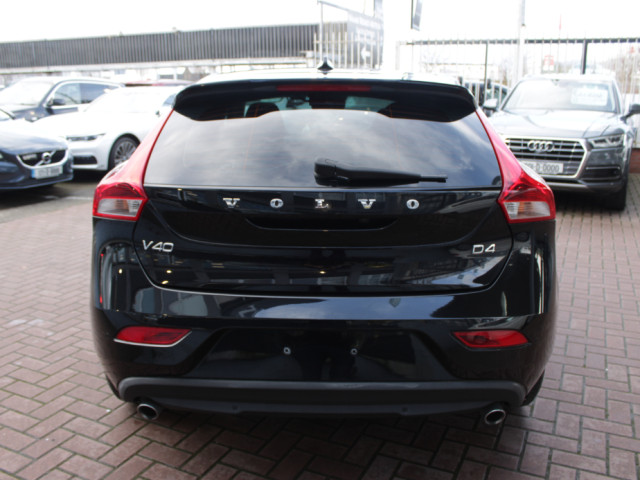 Image for 2017 Volvo V40 2.0D4 MOMENTUM 5DR HATCHBACK AUTO // 1 OWNER CAR WITH ONLY 36, 000 KMS // AS NEW CONDITION THROUGHOUT // BUY WITH CONFIDENCE AA AND SIMI APPROVED DEALER 2025 // FINANCE ARRANGED //