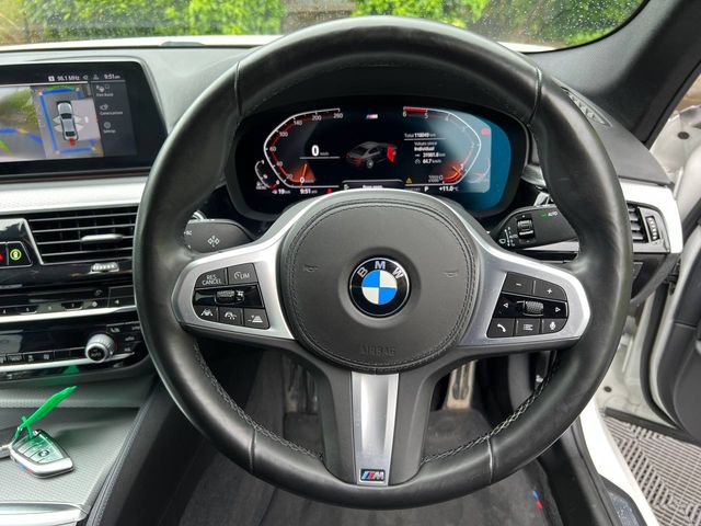 Image for 2019 BMW 5 Series 523d XDRIVE M-SPORT COMPETITION 2.0 D // HEADS-UP DISPLAY // NEW 20" M5 COMP ALLOYS // SUEDE M-SPORT INTERIOR