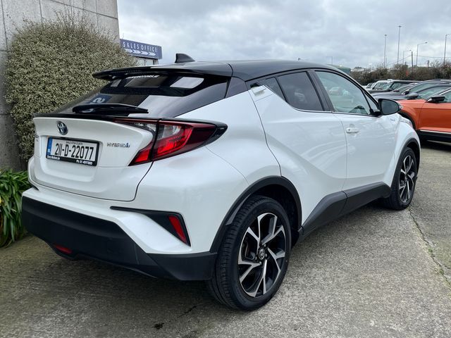 Image for 2021 Toyota C-HR SPORT HYBRID AUTOMATIC 1.8 PETROL //REVERSE CAMERA//HEATED SEATS//CARPLAY//ADAPTIVE CRUISE CONTROL//