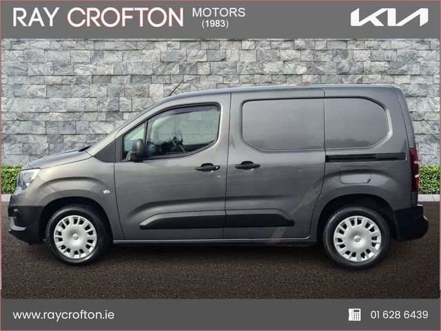 Image for 2021 Opel Combo 1.5 Turbo D 100PS + VAT