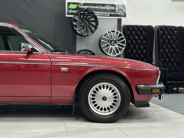 Image for 1989 Daimler XJ Series XJ40 4.0 4DR AUTO