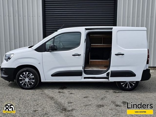Image for 2023 Opel Combo 3 SEATS LOW KMS