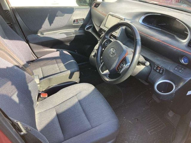 Image for 2017 Toyota Sienta 1.5 HYBRID 7 SEATER - POWER SLIDING DOORS - TOYOTA SAFETY SENSE - PUSH BUTTON START/STOP - REAR CAMERA