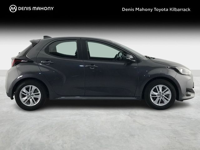 Image for 2024 Toyota Yaris HYBRID LUNA