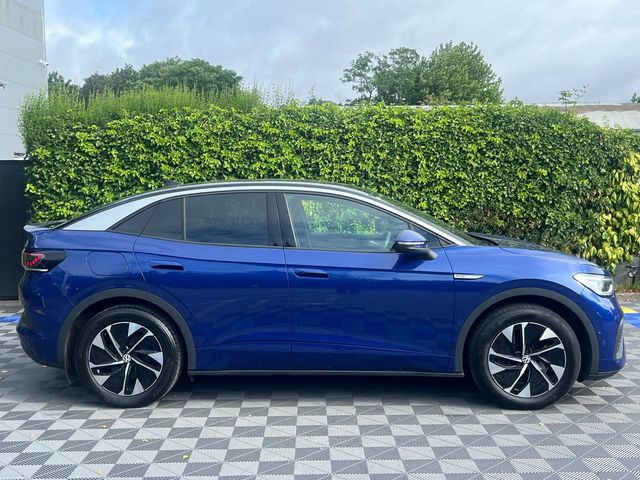 Image for 2022 Volkswagen ID.5 PRO TECH 77KWH // PANORAMIC SUNROOF // HEADS-UP DISPLAY // DIAMOND CUT ALLOYS