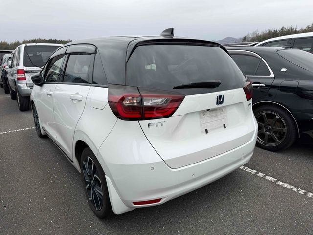 Image for 2021 Honda Fit 1.5 HYBRID AUTOMATIC - WHITE/BLACK TWO TONE - FACTORY ALLOYS - CRUISE CONTROL - REAR CAMERA