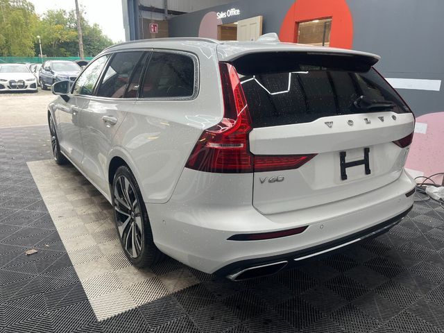 Image for 2022 Volvo V60 2022 VOLVO V60 4wd RECHARGE PLUG-IN HYBRID T6 AWD 2.0 AUTOMATIC / CRUISE CONTROL / PARKING CAMERA / ELECTRIC MEMORY & HEATED SEATS / PANORAMIC SUNROOF / HEATED STEERING WHEEL / APPLE CARPLAY AND MORE