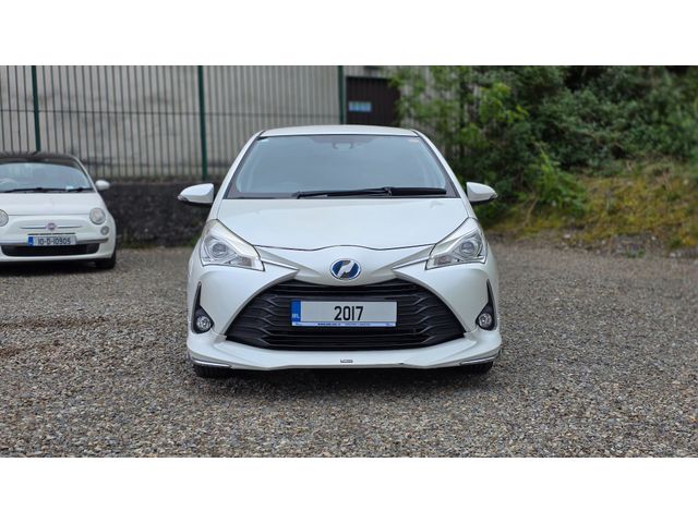 Image for 2017 Toyota Yaris Hybrid Sport 