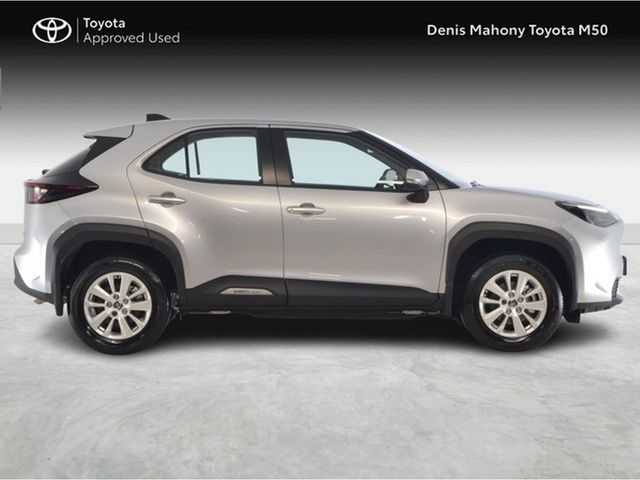 Image for 2026 Toyota Yaris Cross Luna Hybrid