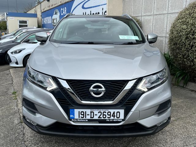 Image for 2019 Nissan Qashqai SV PETROL MANUAL //PANORAMIC GLASS ROOF//REVERSE CAMERA//SAT NAV//