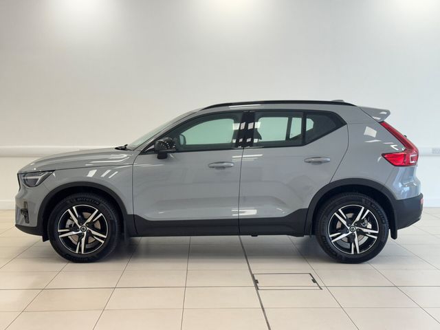 Image for 2025 Volvo XC40 2.0 B3 MHEV Plus dark