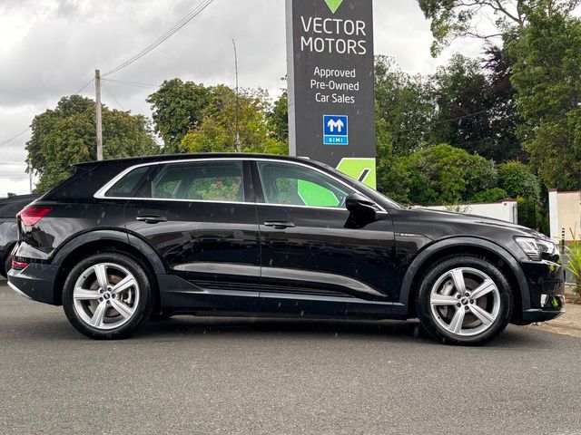 Image for 2021 Audi e-tron TECHNIK 50 QUATTRO