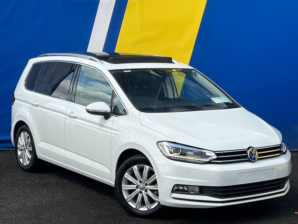 Image for 2016 Volkswagen Touran HIGHLINE 1.4 TSI 7-SEATER AUTO // FULL SERVICE HISTORY // TILT & SLIDE PANORAMIC SUNROOF // 4 HEATED SEATS