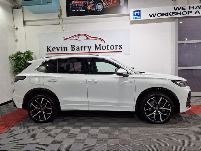 Image for 2025 Volkswagen Tiguan 1.5TSi PHEV R-LINE AUTOMATIC **ONE OWNER / NEW MODEL / APPLE CARPLAY / ADAPTIVE CRUISE CONTROL / BLIND SPOT ASSIST / HEATED & MASSAGE FRONT SEATS / HEATED STEERING WHEEL / WIRELESS PHONE CHARGING**