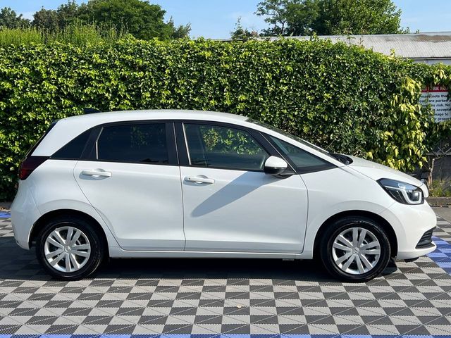 Image for 2024 Honda Fit 1.5 HYBRID AUTO // VERY LOW MILEAGE // REVERSE CAMERA // DIGITAL CLUSTER